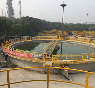 單邊傳動刮泥機